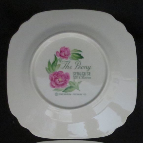 New Syracuse China 8" Floral Plates White Pinks Greens 1960s Vintage Set of 4 - Picture 8 of 16